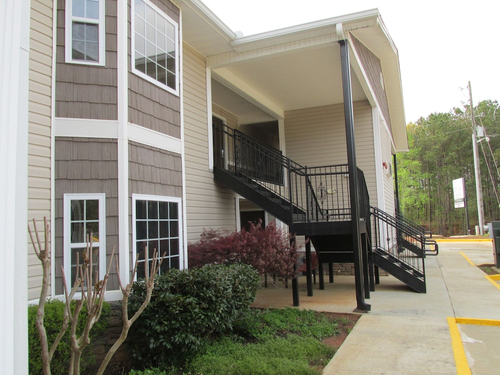 High Falls Hide-A-Way Lodging 44/49