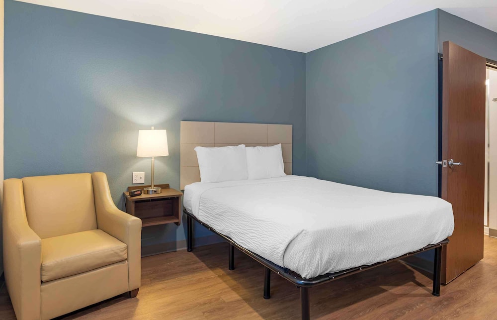 Woodspring Suites Riverside Norco 23/49