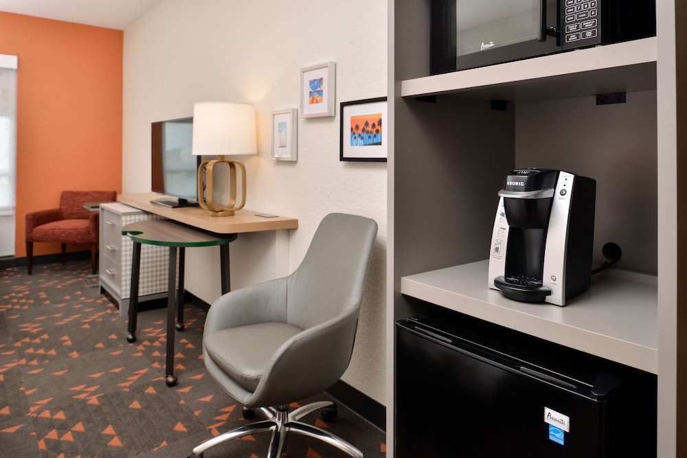 Holiday Inn & Suites Orlando I-Drive - Theme Parks 58/77