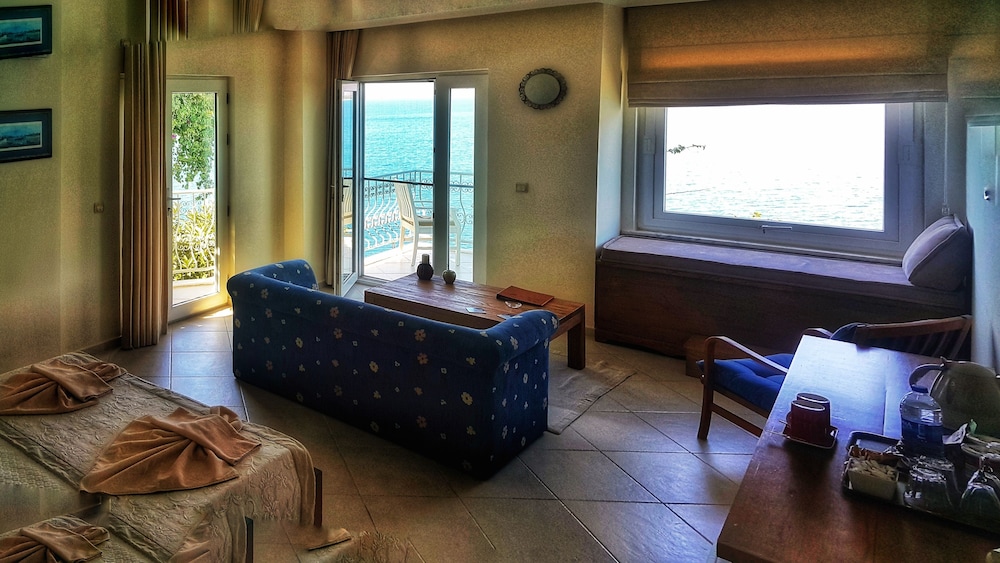 Ece Boutique Hotel 63/85