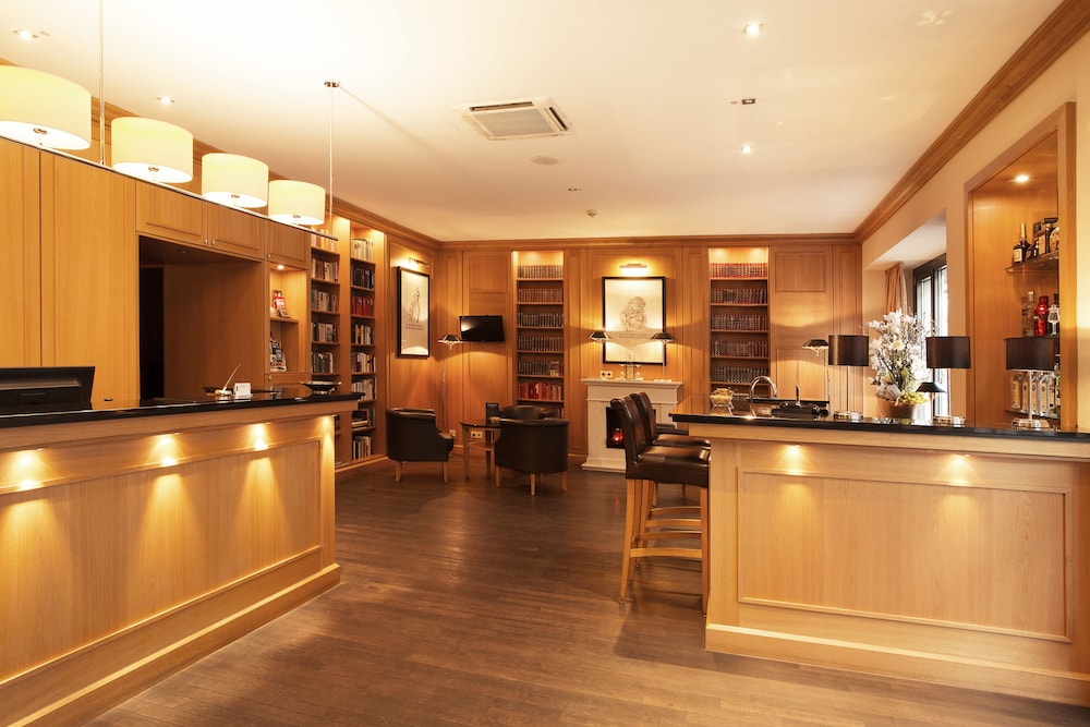 Townhouse Hotel 32/37