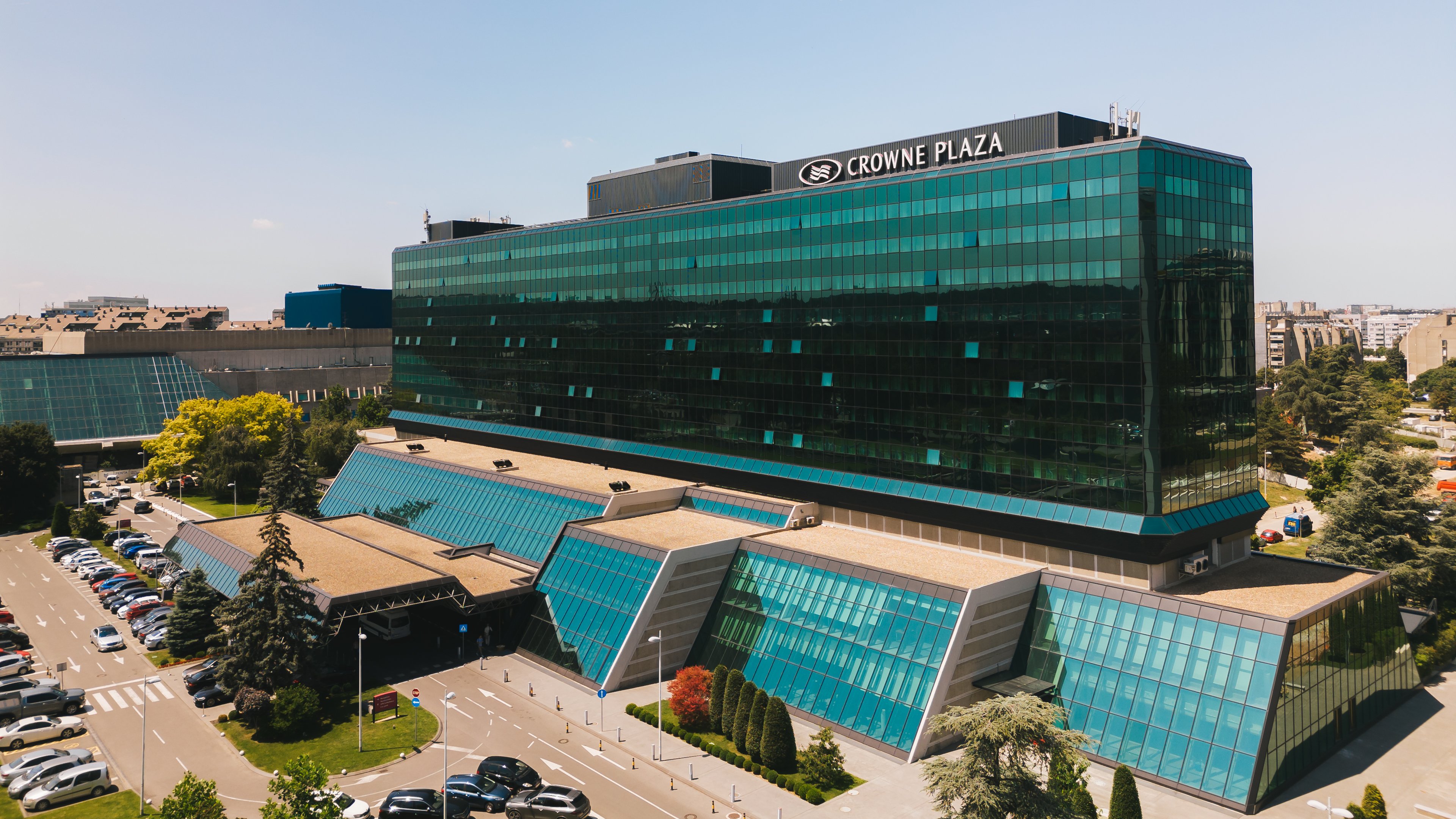 Crowne Plaza Belgrade 4/85