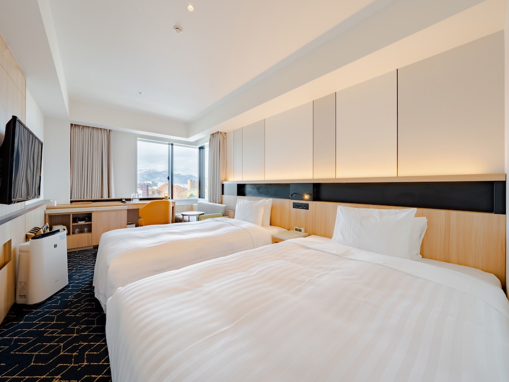 Moderate, Twin Beds, Corner
