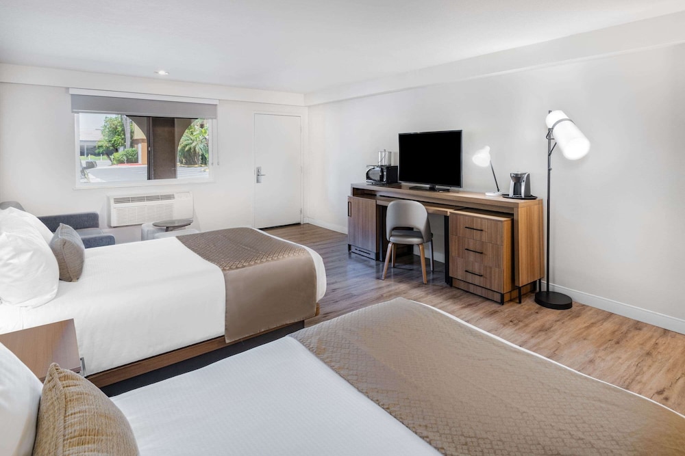 Wyndham Garden San Diego near SeaWorld 15/65