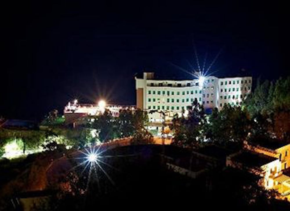 Caposkino Park Hotel 2/16