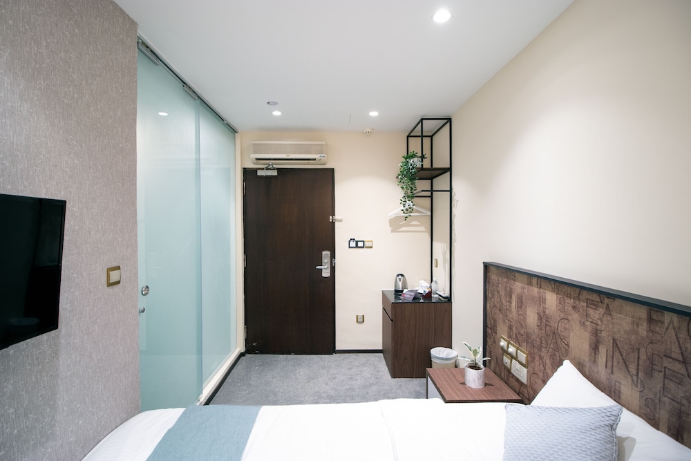 Harbour Ville Hotel Hamilton - Lavender 34/63
