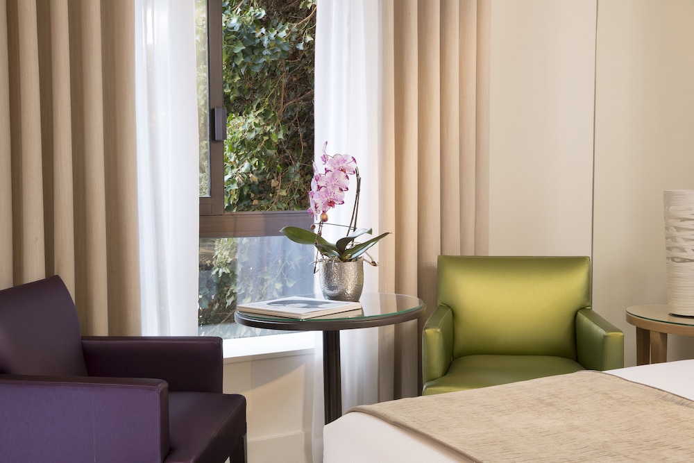 Hotel Garden Elysees 33/81