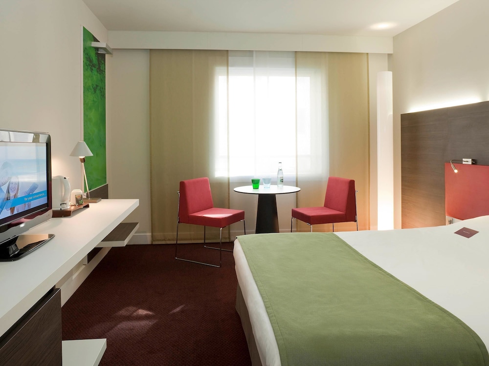 Mercure Paris La Défense Grande Arche 17/80