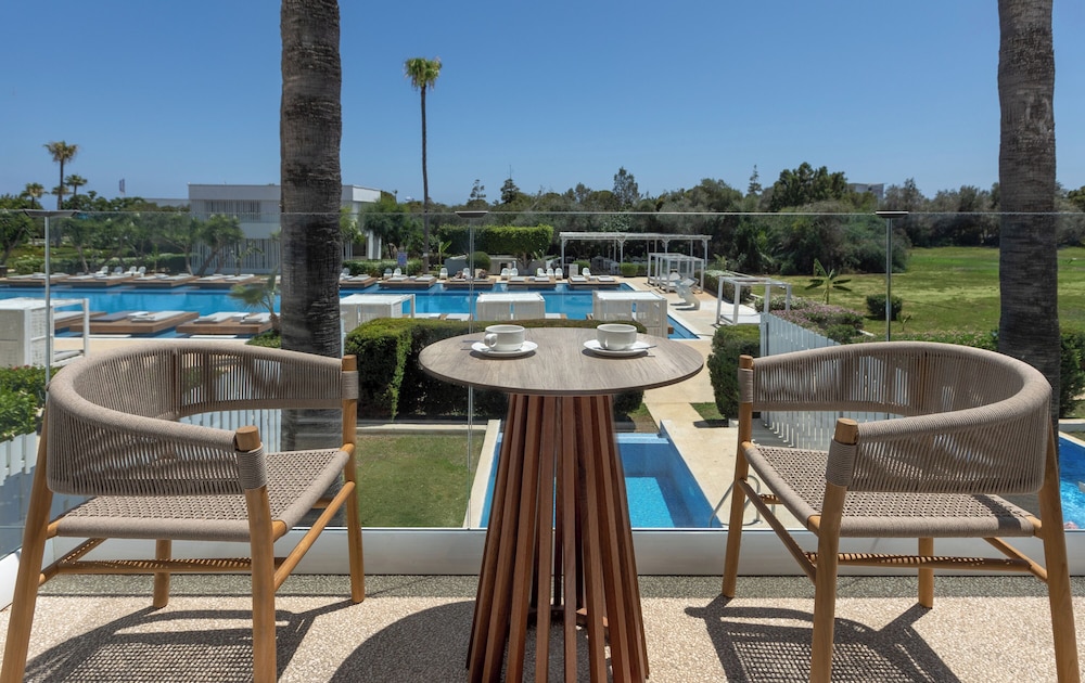 So White Club Resort 39/55