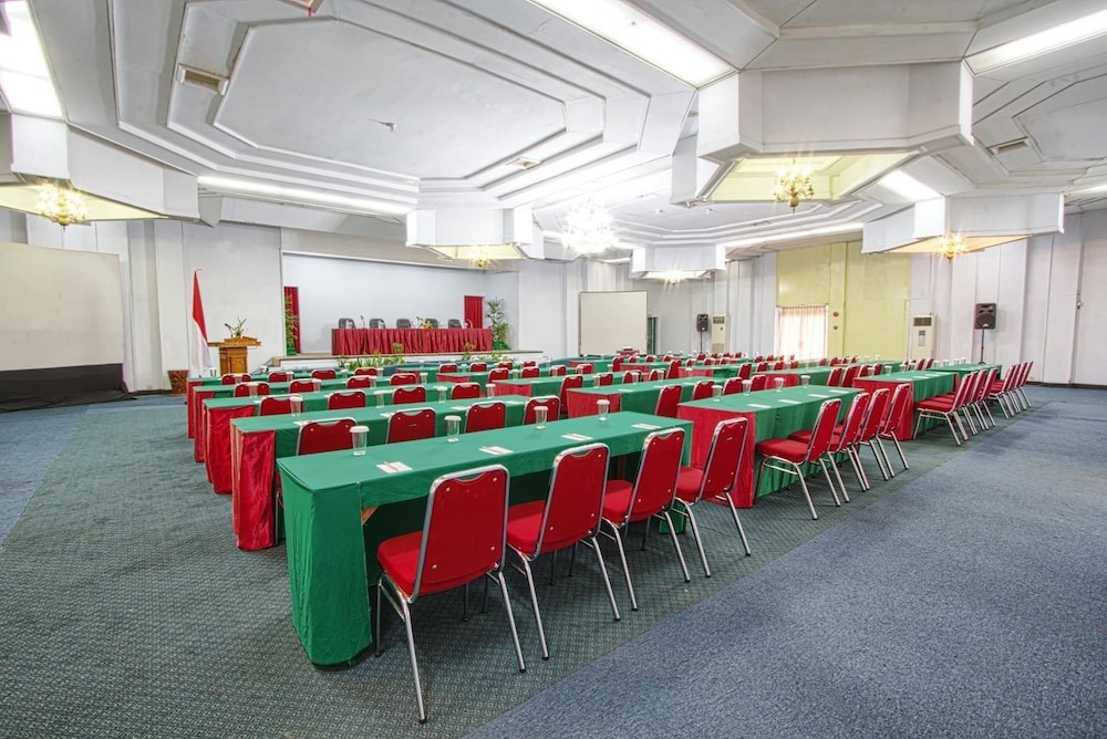 Sahid Kawanua Manado 20/24