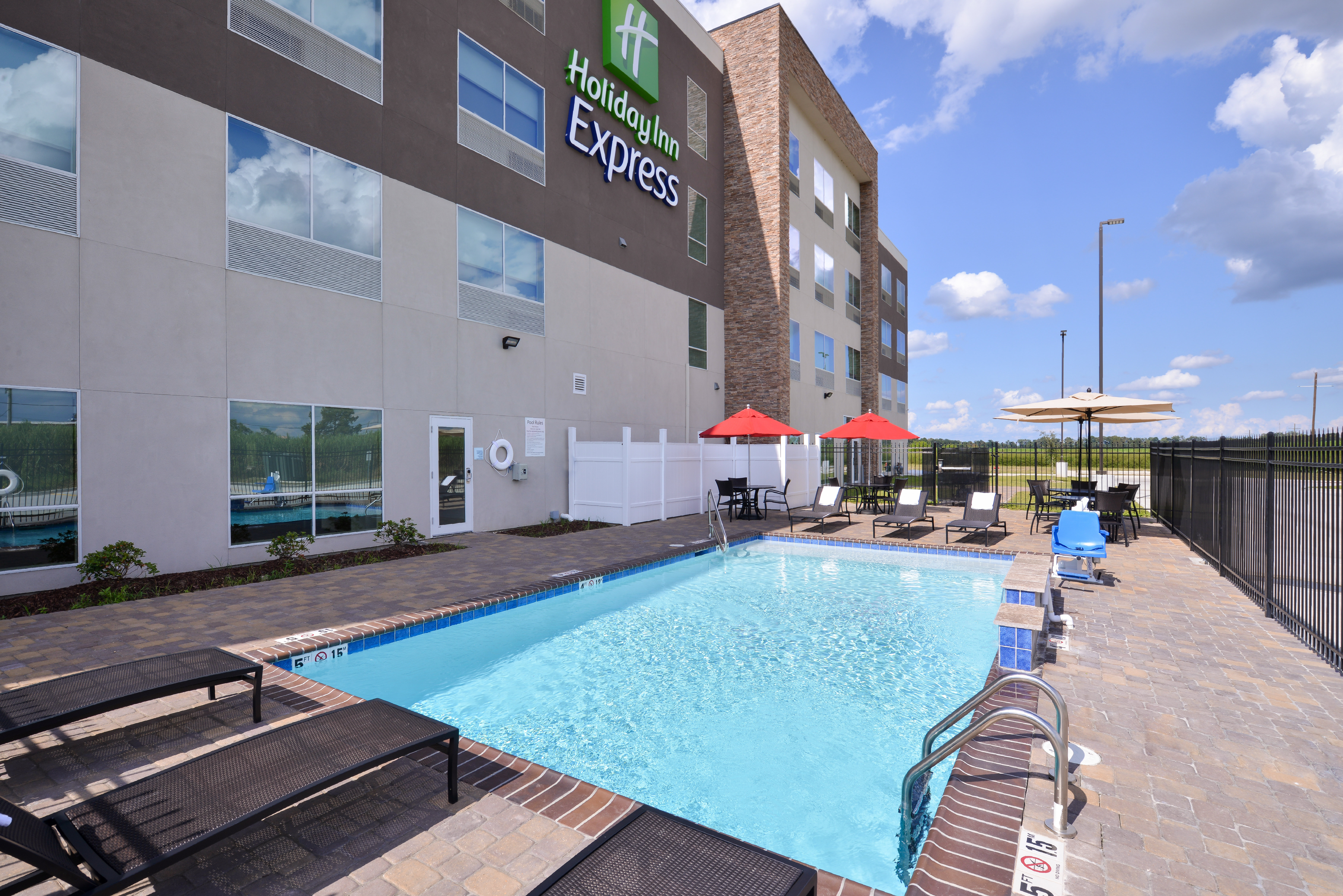 Holiday Inn Express Donaldsonville 66/70