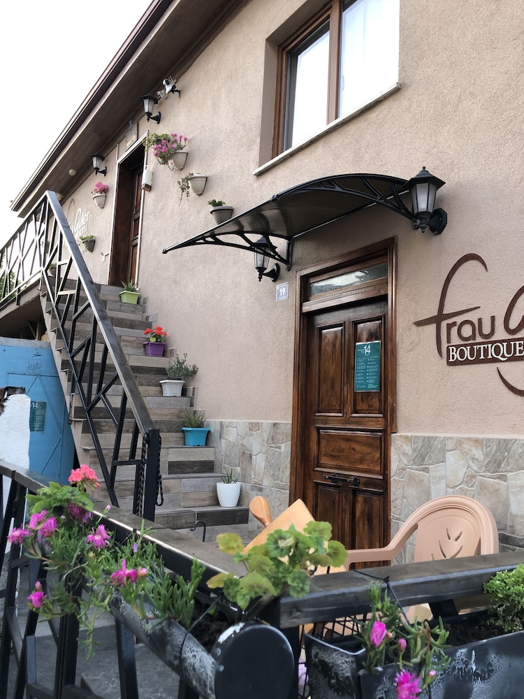 Frau Guler Boutique Hotel 2/50