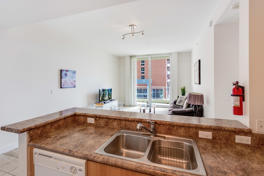 Towers of Dadeland by Miami Vacations 54/60