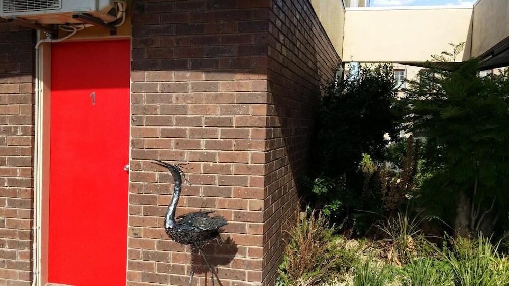 Bidgee Motor Inn 25/50