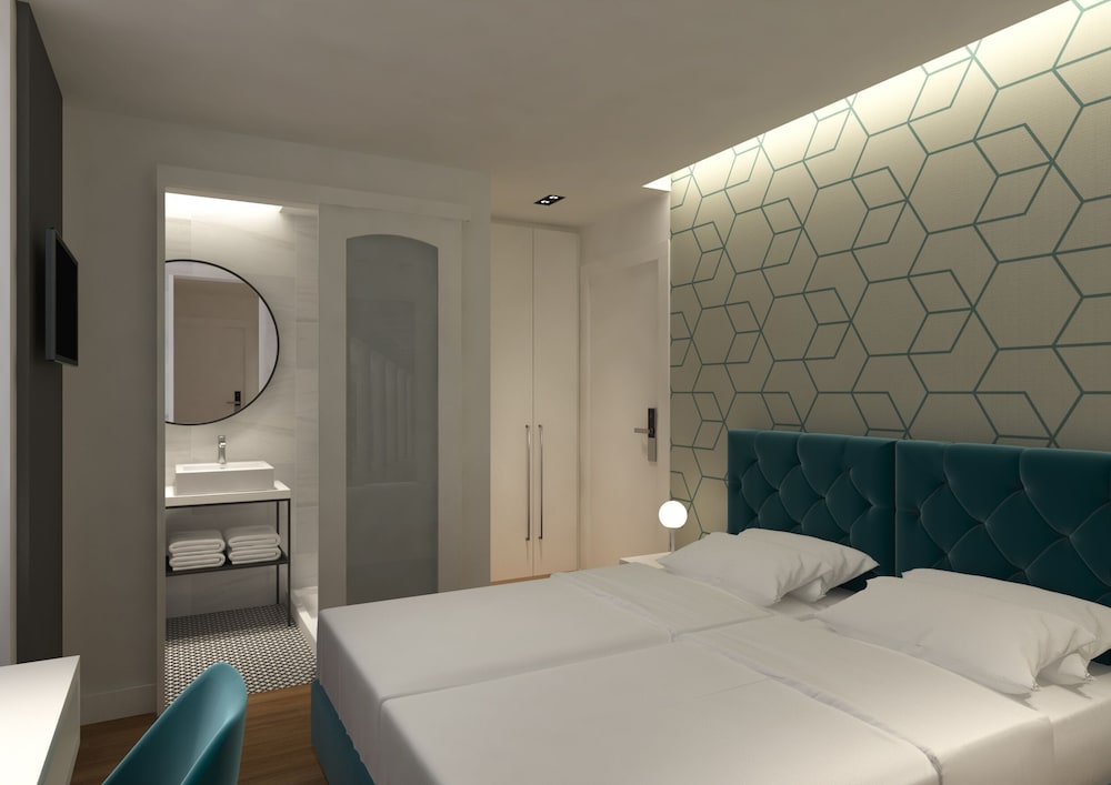 Connecting, Family, Double and Twin Beds