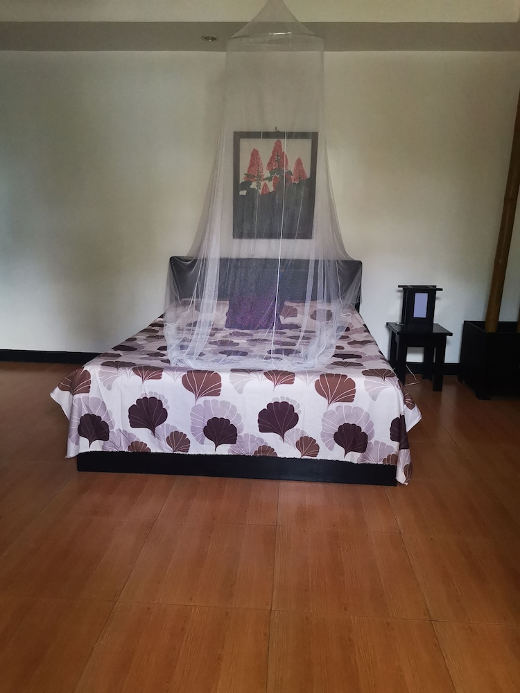 LA PERNELA BEACHFRONT RESORT 29/42