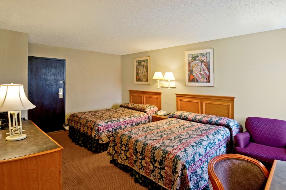 Fairview Inn Hesston Near Wichita 6/14