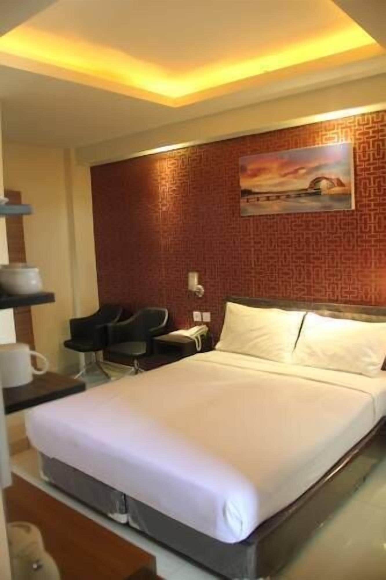 Executive, King Bed