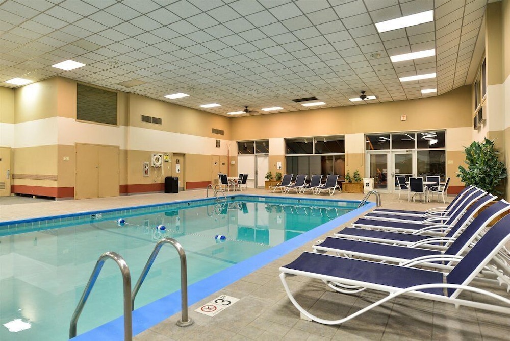 Rock Island Inn & Suites Marshalltown 33/55