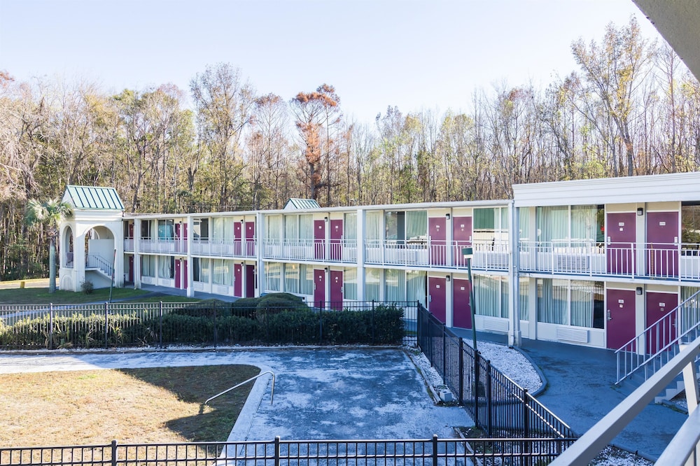 Motel6 Townsend, GA 8/55