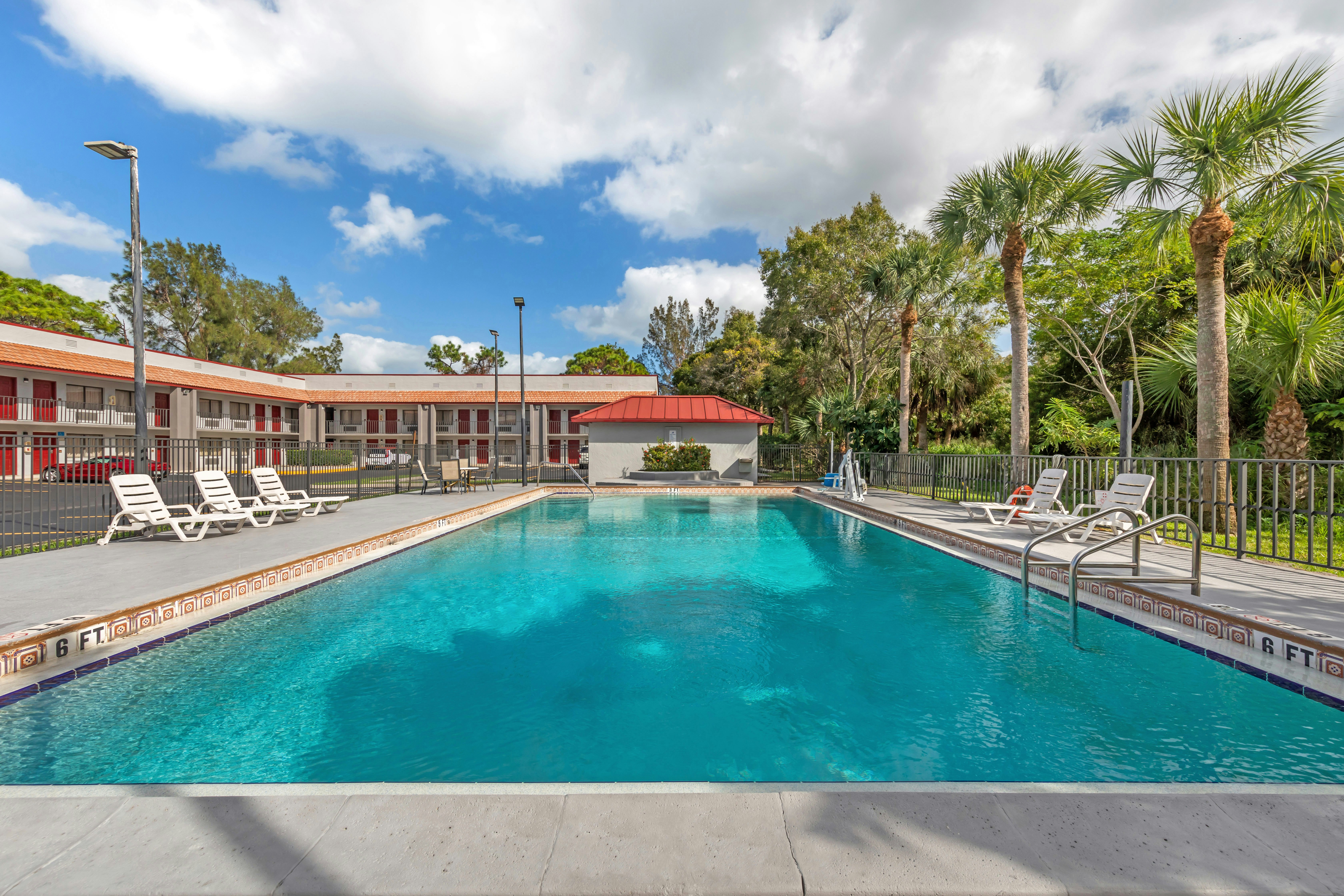 Red Roof Inn Ft Pierce 21/23