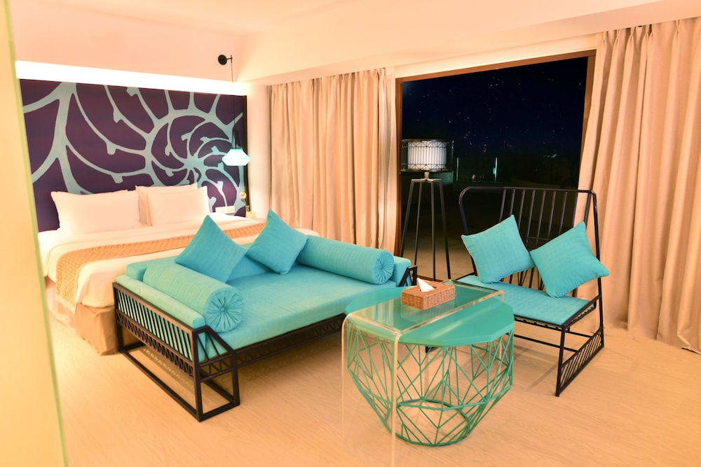Hue Hotels Resorts Boracay 48/67