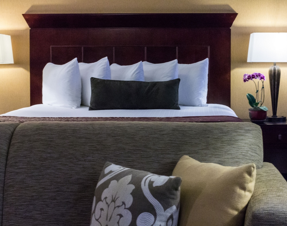 Best Western Plus Carpinteria Inn 20/42
