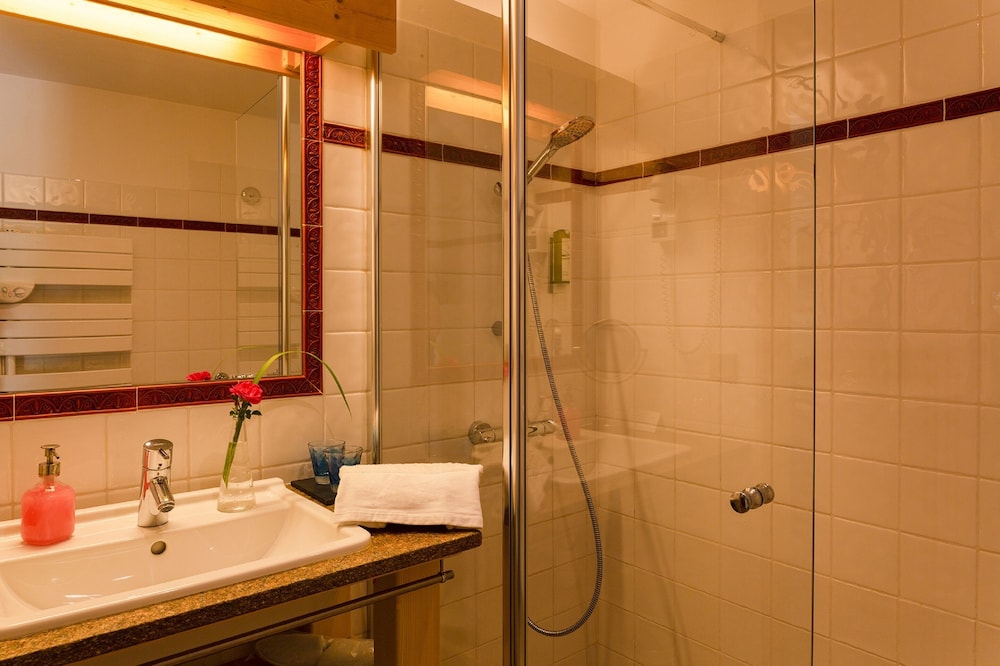 Chalet-Hotel La Ferme du Chozal, The Originals Relais (Hotel-Chalet de Tradition) 68/69