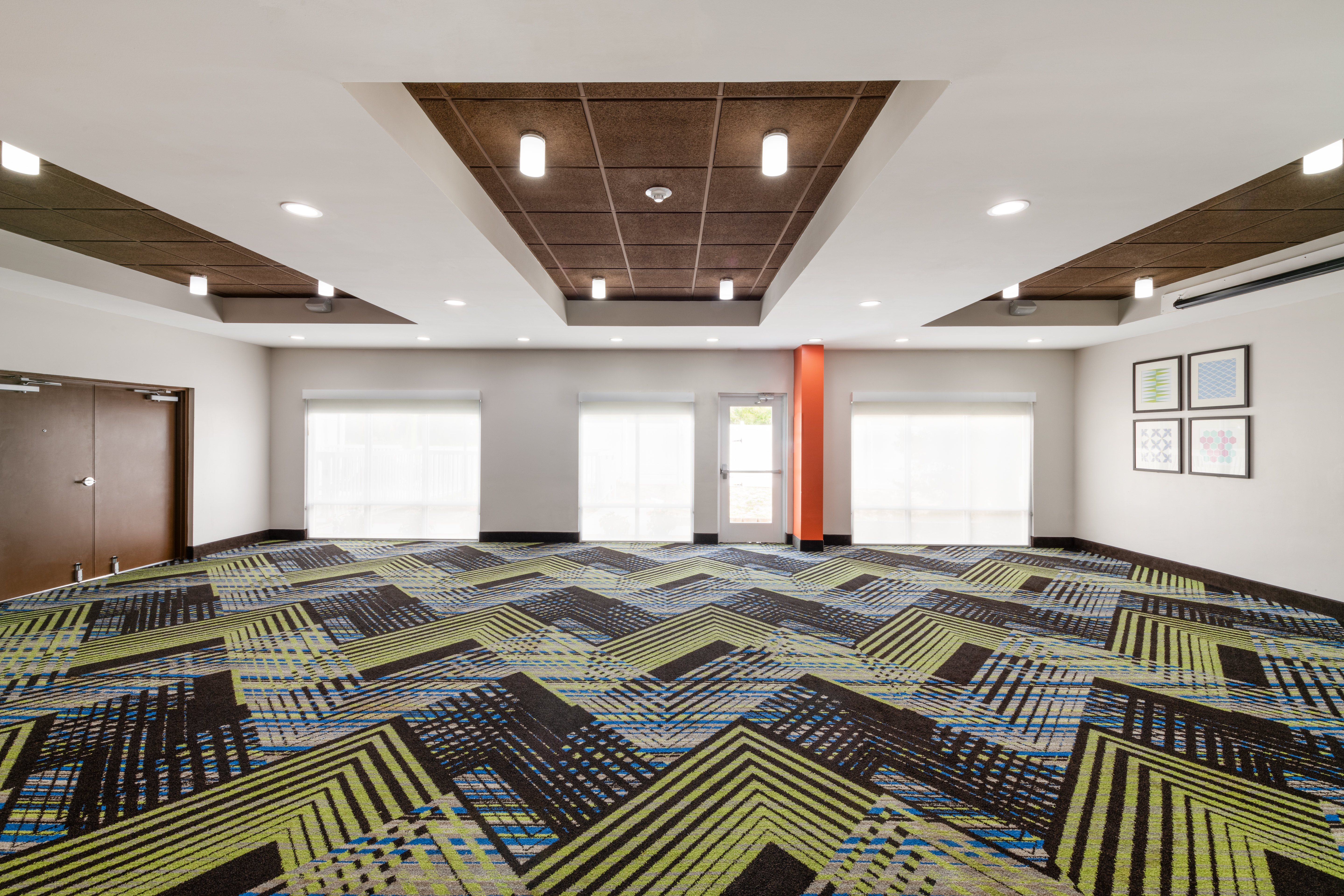 Holiday Inn Express Hotel & Suites Spring Hill 59/69