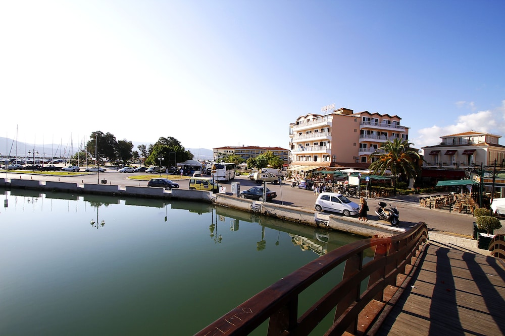 nirikos hotel