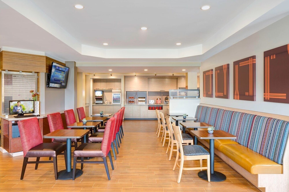 TownePlace Suites by Marriott Houston Baytown 39/45