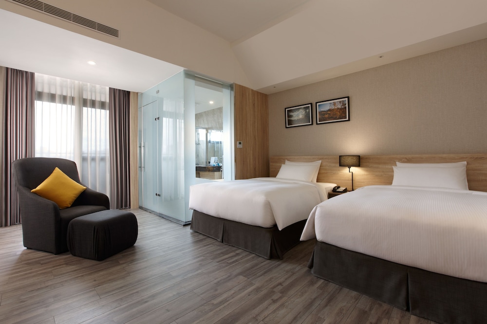 The HO Hotel 27/60