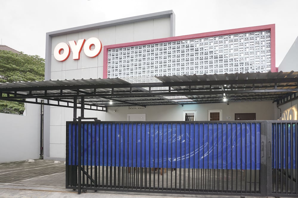 OYO 90033 DeHome Family 1/31