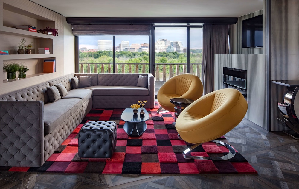 The Watergate Hotel 37/49