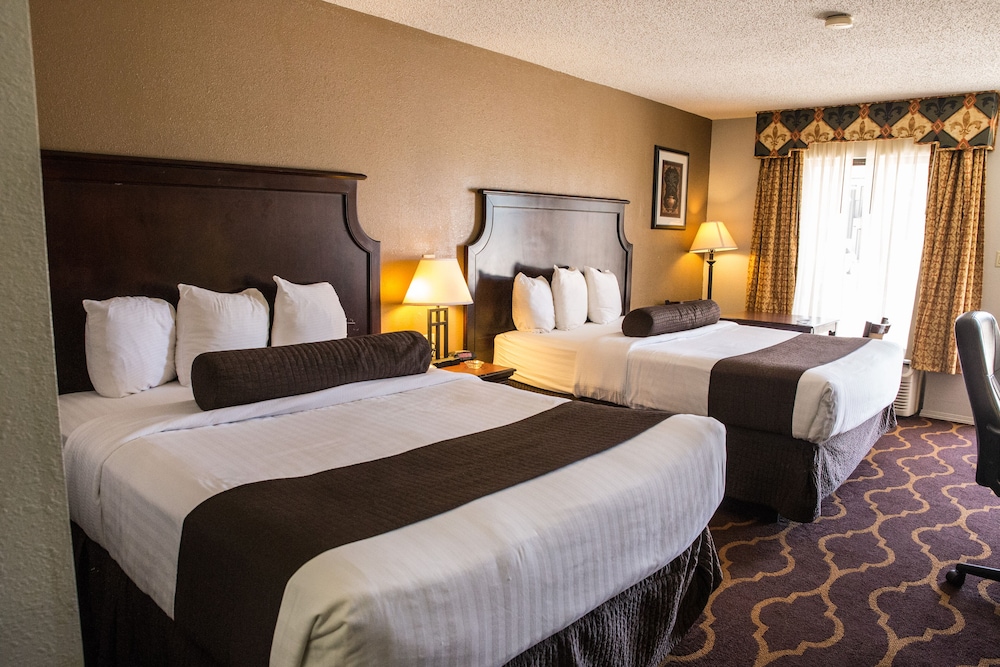 Mockingbird Inn Suites 13/49