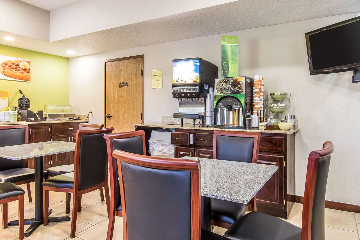 Quality Inn & Suites La Vergne, TN 13/18