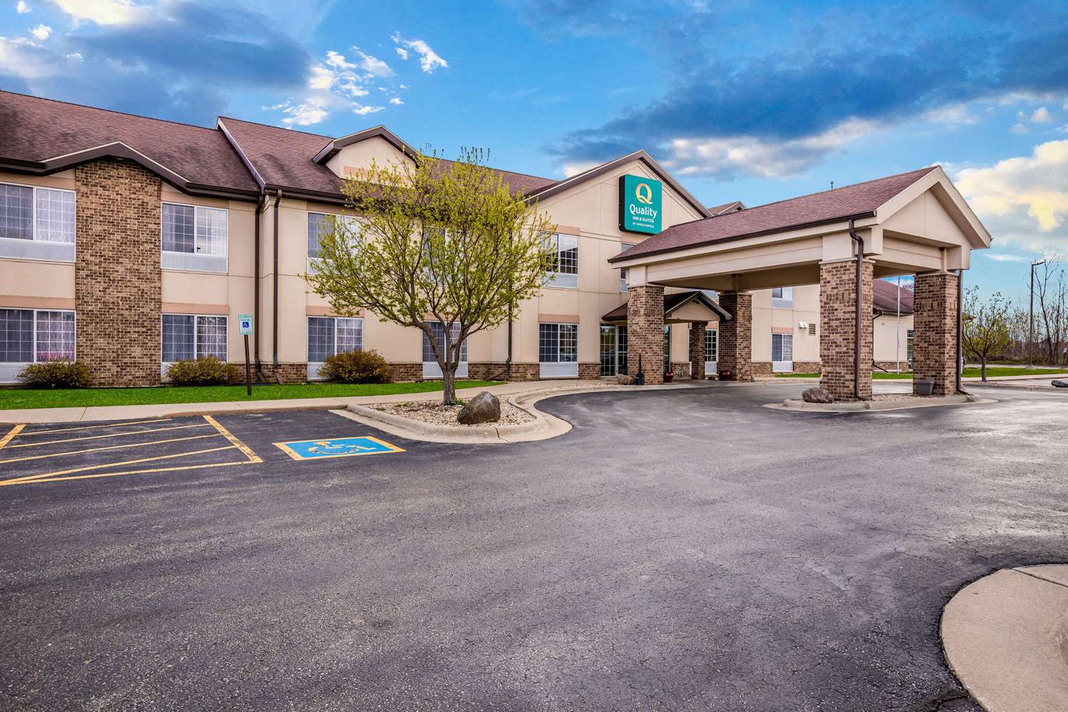 Quality Inn & Suites Lodi I-90 39/39