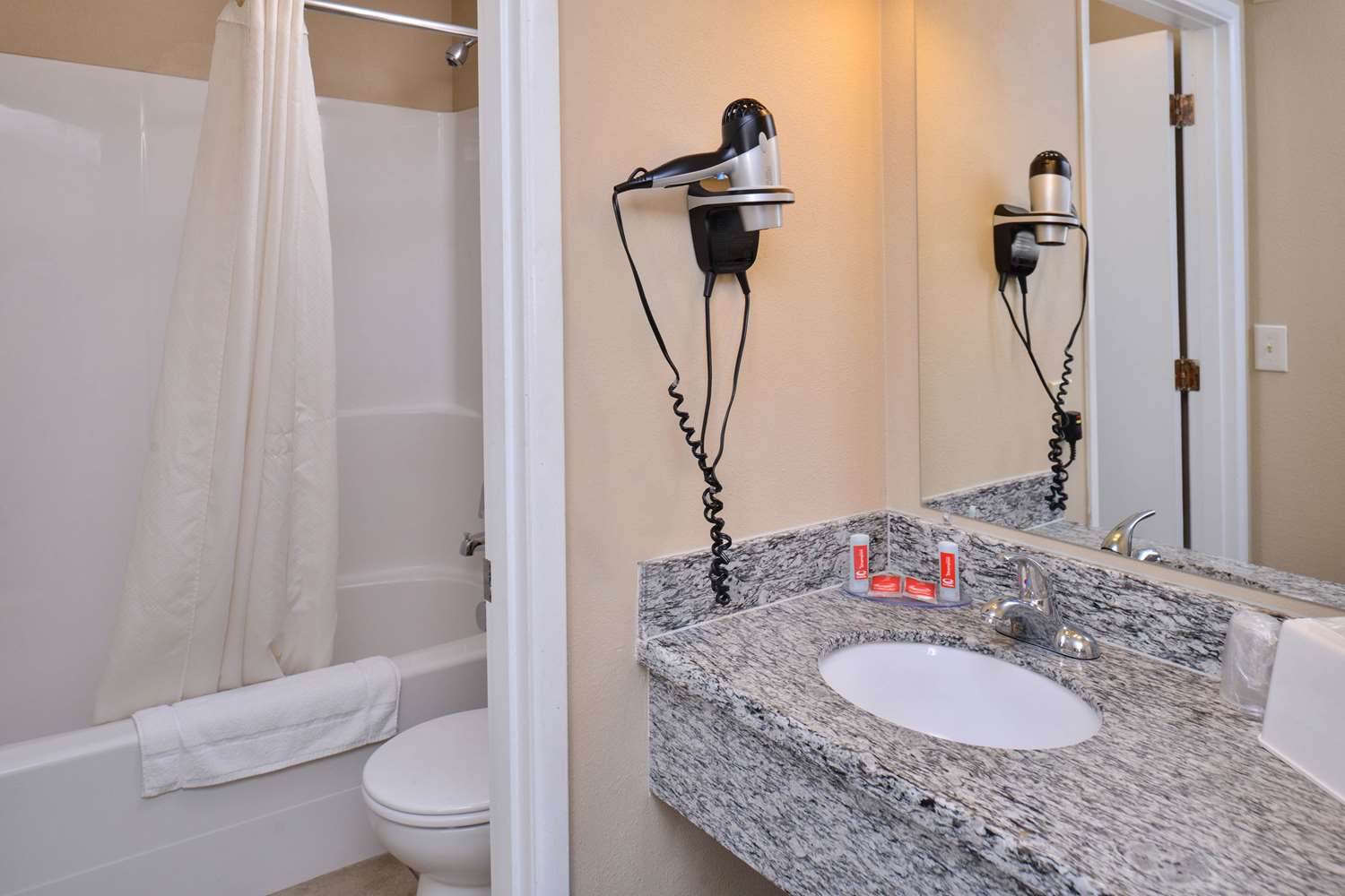Econo Lodge Kennewick Tri-Cities 25/27