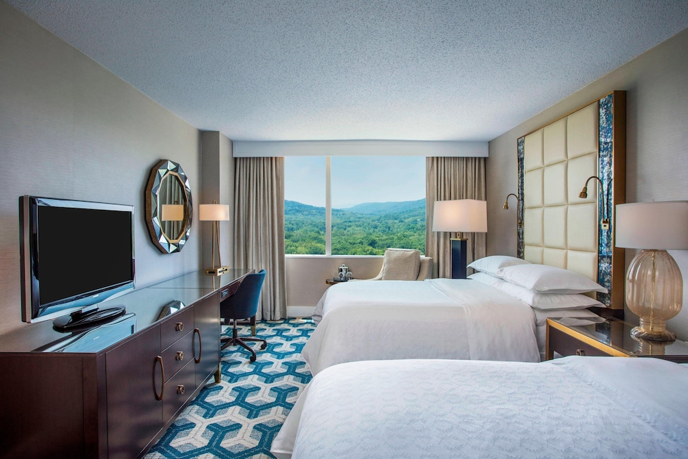 Room at Sheraton Mahwah Hotel, MAHWAH - NJ