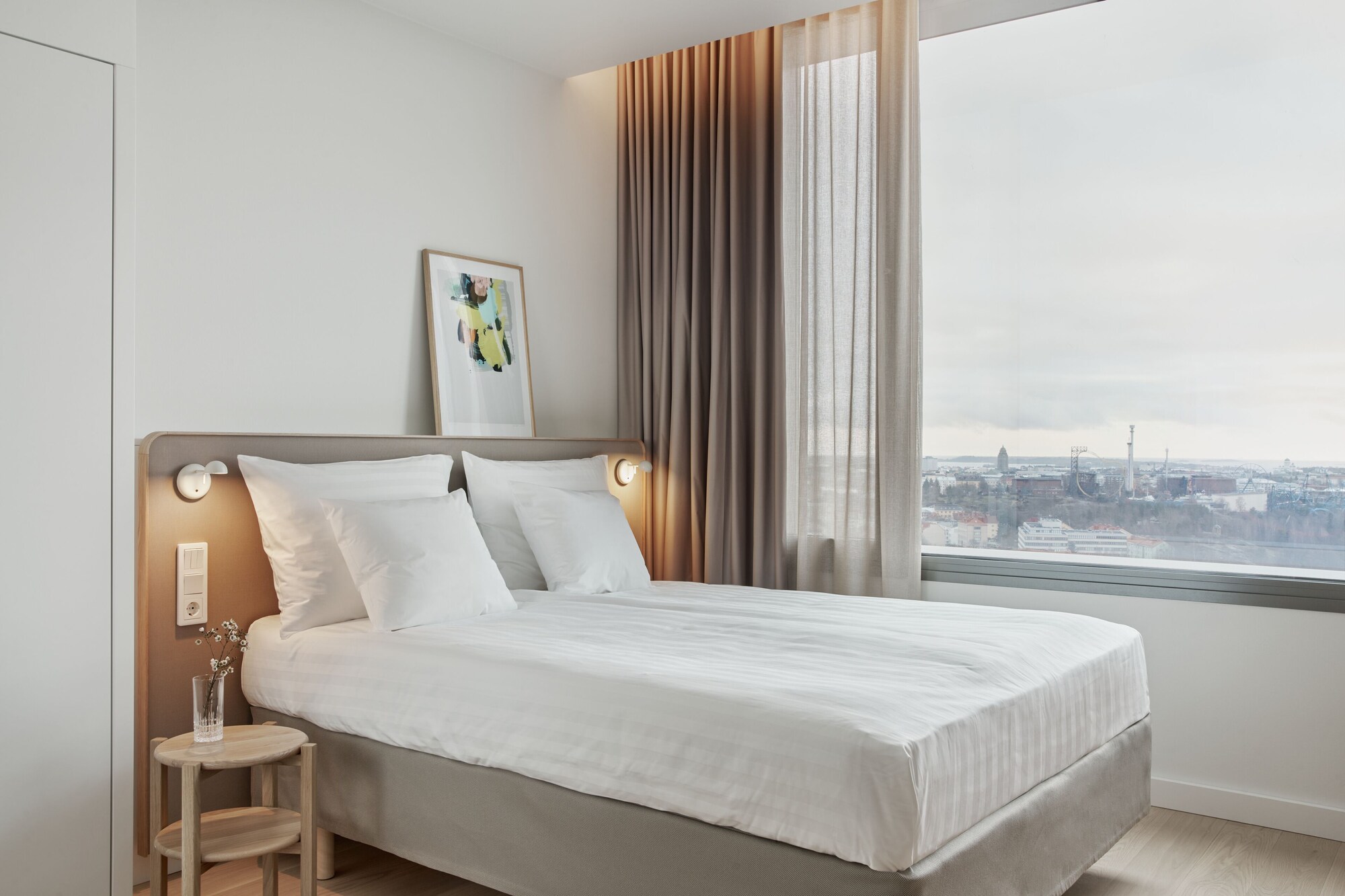 SUPERIOR, TWIN BEDS, WITH EXTRA BED