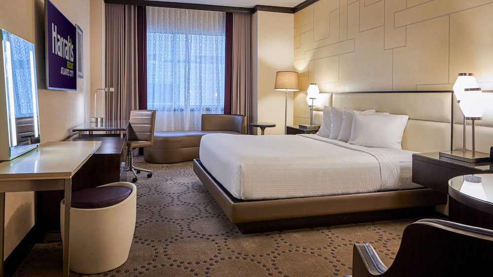 COASTAL, TOWER, LUXURY, KING BED