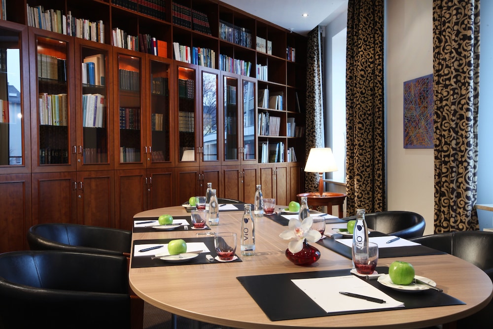 Lindner Hotel Frankfurt Main Plaza, Part of Jdv by Hyatt 45/67