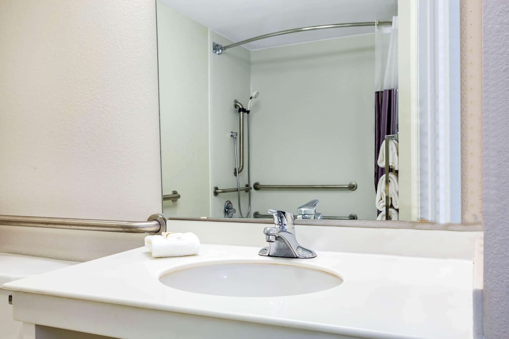Fairfield by Marriott Inn & Suites Austin West 10/36