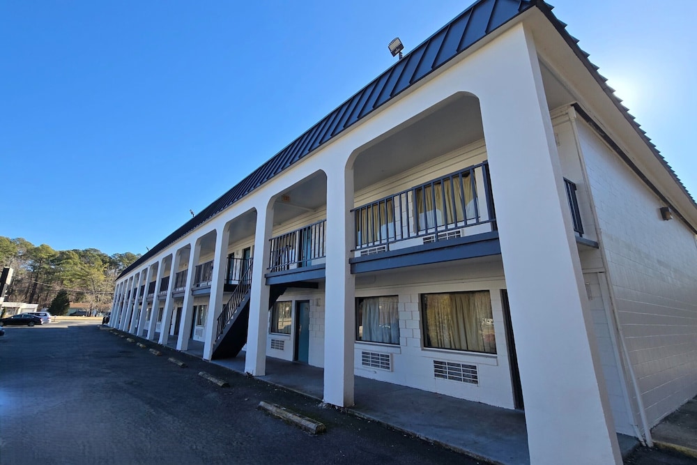 Sunrise Inn By OYO Newport News US-60 9/53
