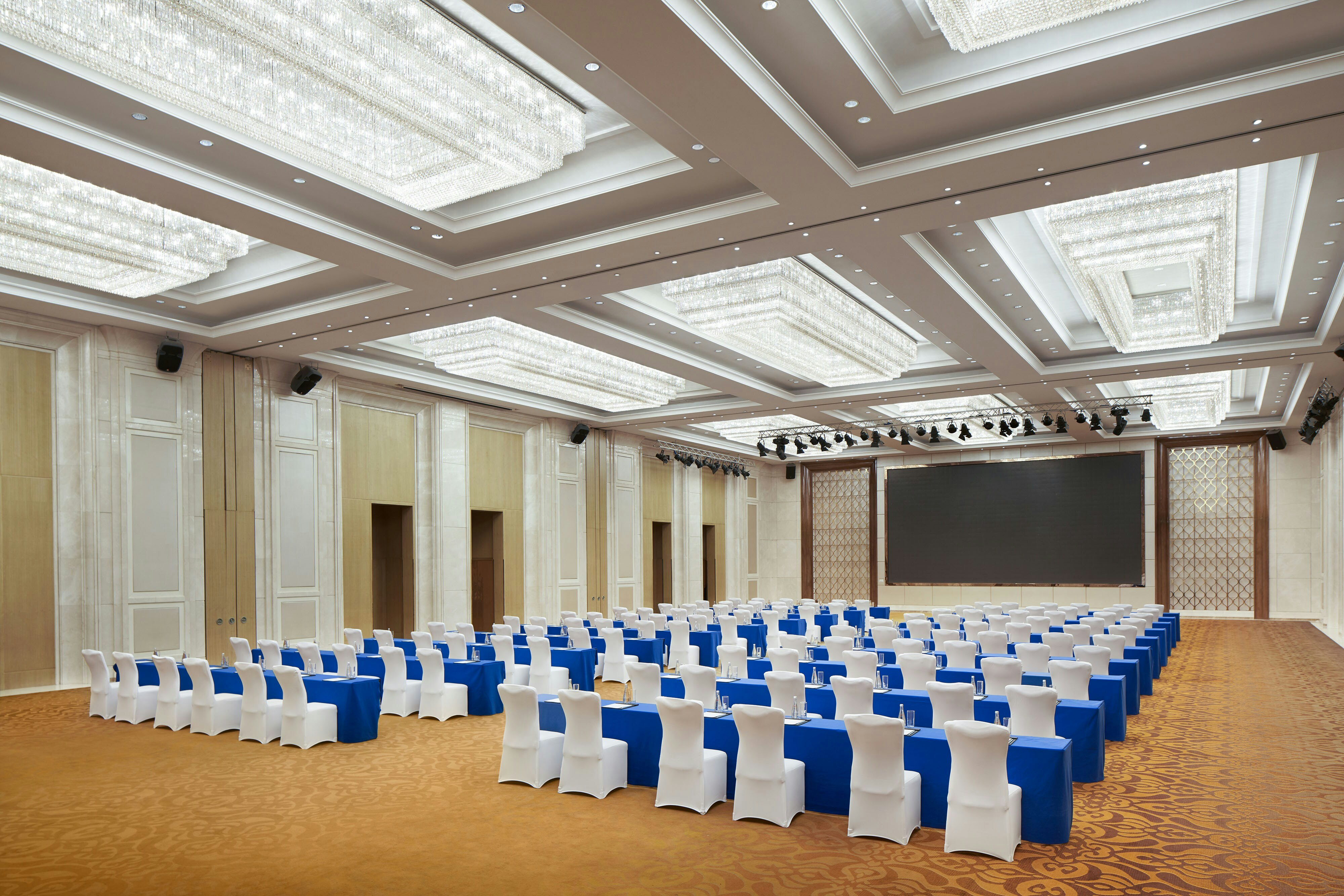 Sheraton Grand Wuhan Hankou Hotel 17/25