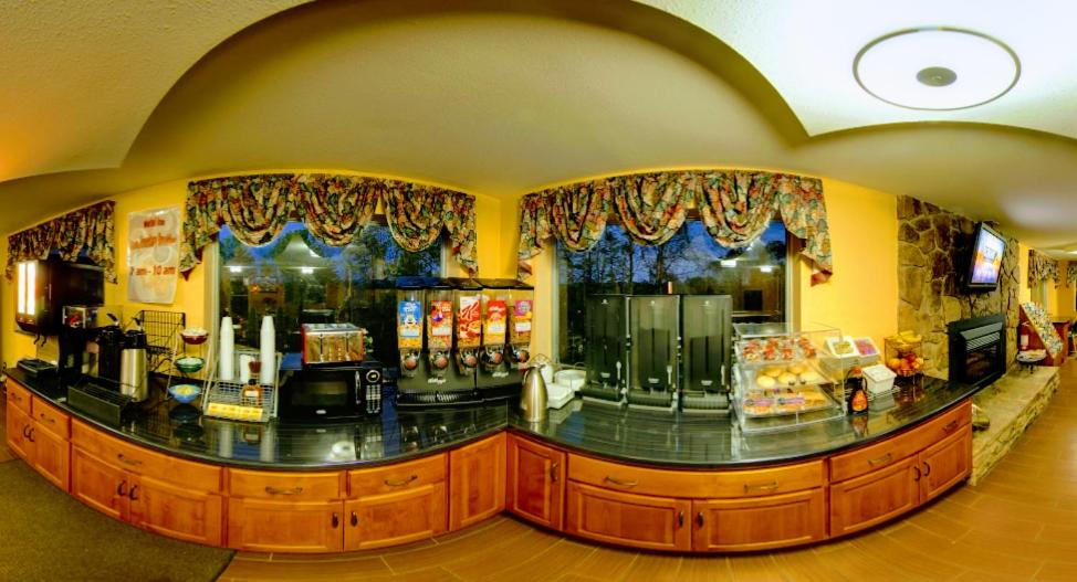 Dahlonega Mountain Inn 17/19