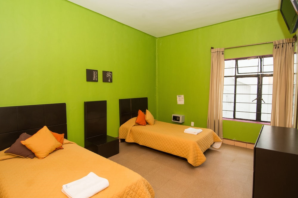 Amigo Suites Hotel 18/43