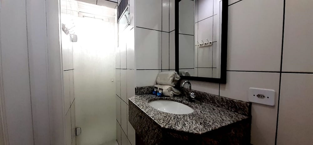 Calamares Hotel 42/49
