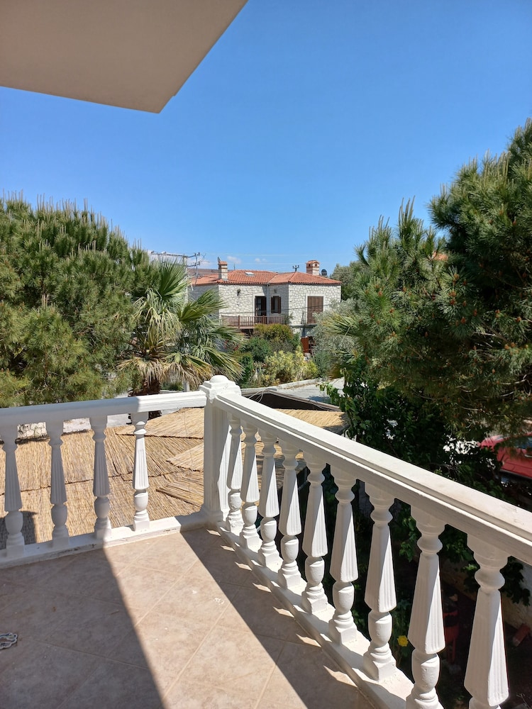 Alacati La Vista 37/50