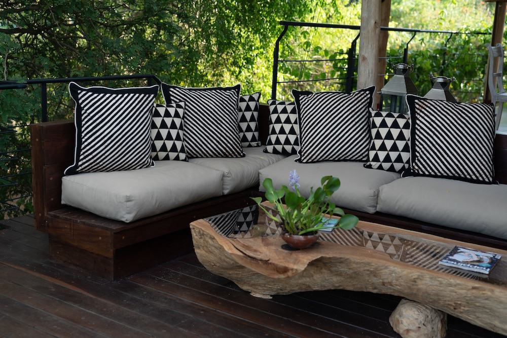 Flameback Eco Lodge 34/61